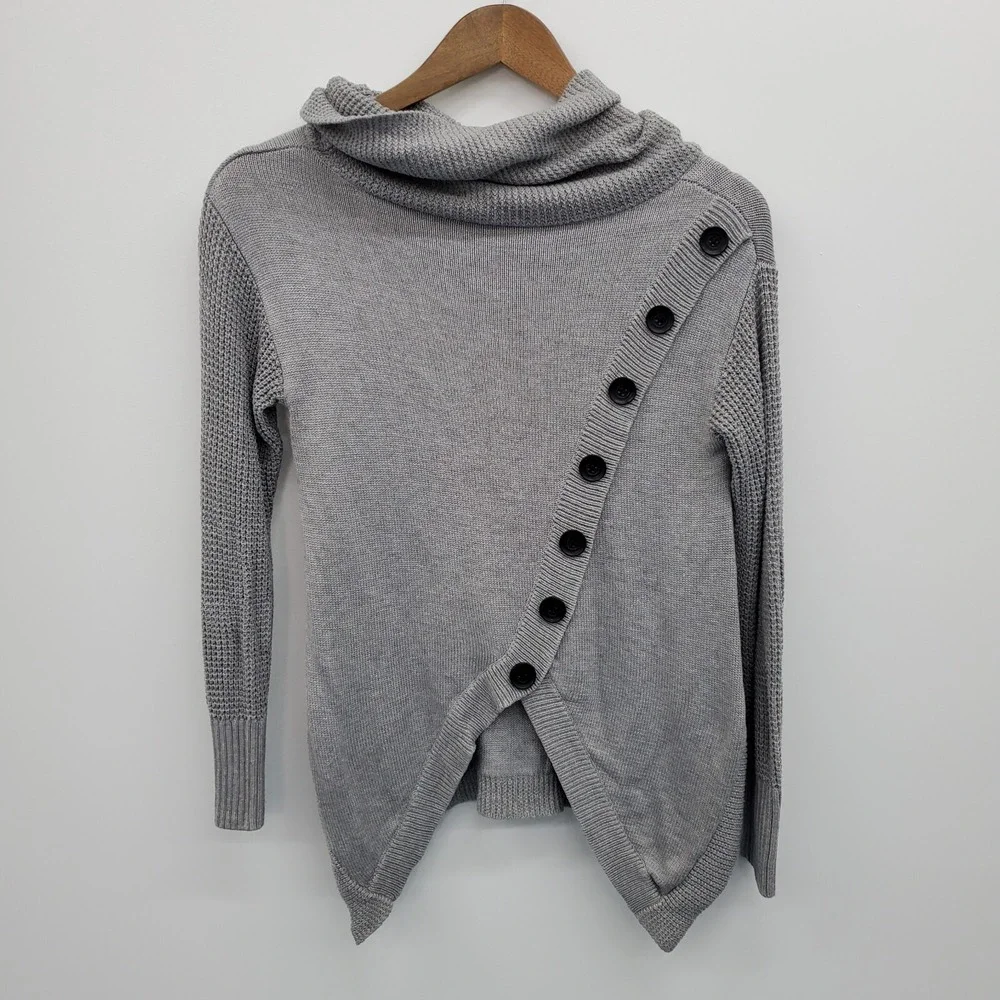 Womens Gray‎ Waffle Knit Cross Body Button Turtleneck Sweater Size S Long Sleeve